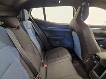 Volvo EX30 — photo 7