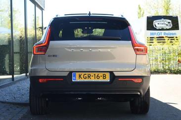 Volvo EX40 Single Motor Extended Range — photo 2