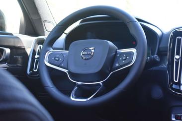 Volvo EX40 Single Motor Extended Range — photo 21