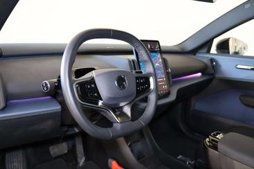 Volvo EX30 — photo 11