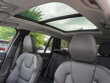 Volvo XC90 T8 Recharge AWD — photo 8