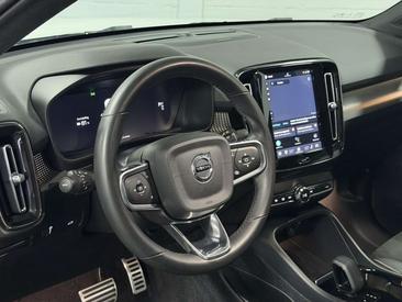 Volvo XC40 AWD — photo 14
