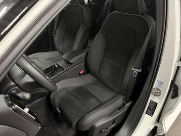 Volvo XC40 AWD — photo 15