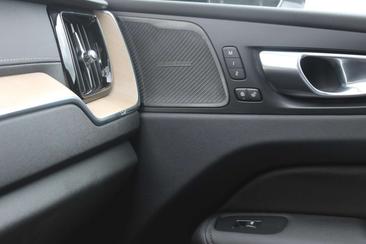 Volvo XC60 T6 Recharge AWD — photo 19