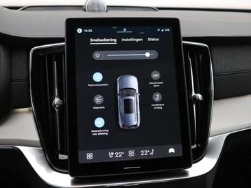 Volvo XC90 T6 Recharge AWD — photo 32