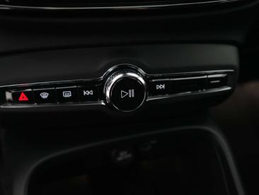 Volvo EX40 Single Motor Extended Range — photo 46