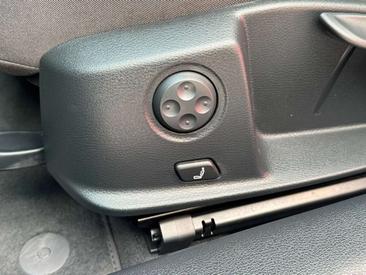 Audi A4 Avant 40 TFSI — photo 23