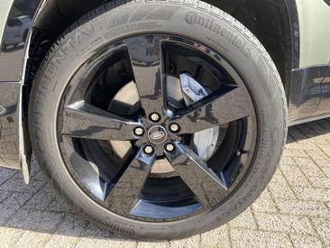 Land Rover Defender 110 P400e — photo 6