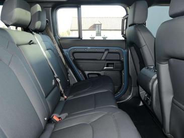Land Rover Defender 110 D250 — photo 5