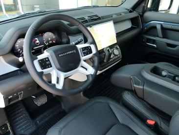 Land Rover Defender 110 D250 — photo 8