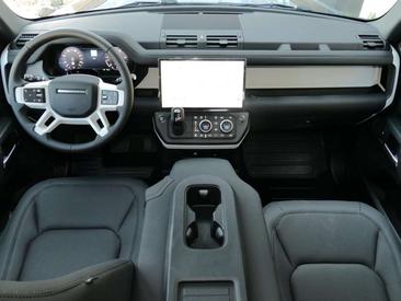 Land Rover Defender 110 D250 — photo 12