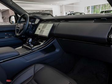 Land Rover Range Rover Sport P550e — photo 4