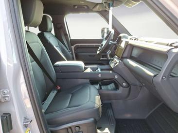 Land Rover Defender 110 D250 — photo 3