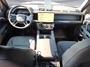 Land Rover Defender 110 D250 — photo 4
