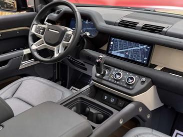 Land Rover Defender 110 D250 — photo 6