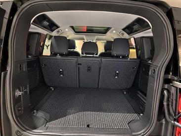 Land Rover Defender 110 D250 — photo 9