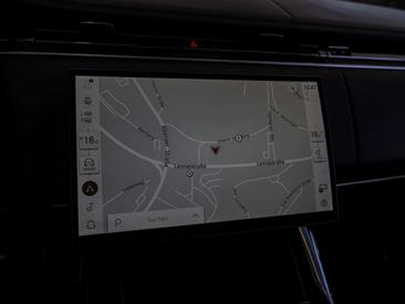 Land Rover Range Rover Sport P550e — photo 11