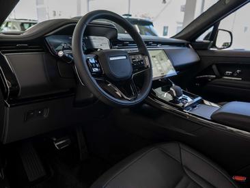 Land Rover Range Rover Sport P550e — photo 18
