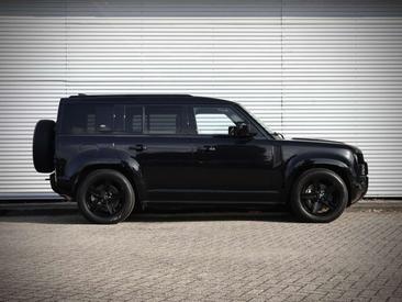 Land Rover Defender 110 P400e — photo 12