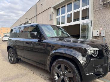 Land Rover Defender 110 D250 — photo 4
