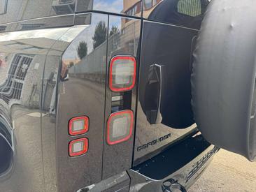 Land Rover Defender 110 D250 — photo 6