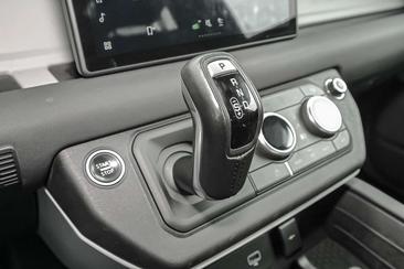Land Rover Defender 90 D200 — photo 10