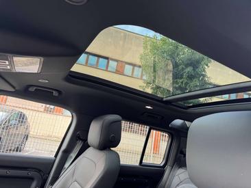 Land Rover Defender 110 D250 — photo 13