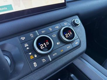 Land Rover Defender D200 — photo 10