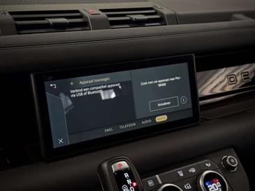 Land Rover Defender 110 P400e — photo 17