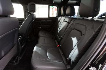 Land Rover Defender 110 P400e — photo 15