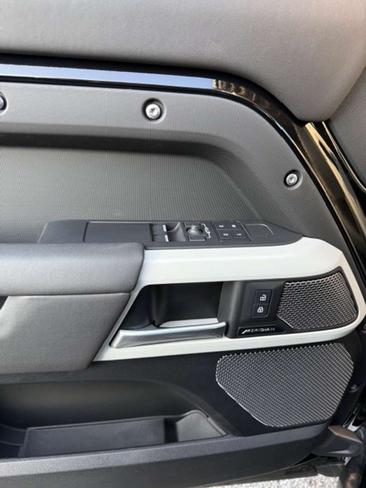 Land Rover Defender 90 D200 — photo 12