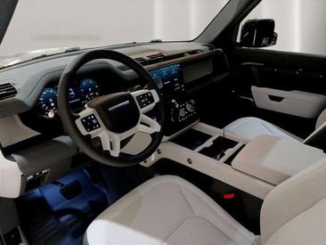 Land Rover Defender 90 D250 — photo 9