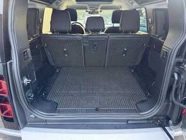 Land Rover Defender 110 D200 — photo 9