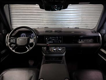 Land Rover Defender 110 P400e — photo 23