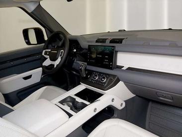 Land Rover Defender 90 D250 — photo 15