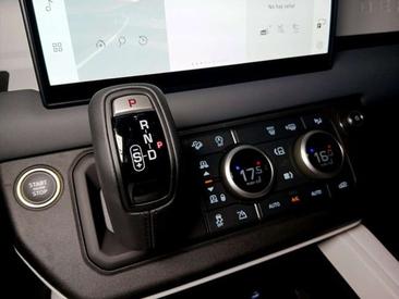 Land Rover Defender 90 D250 — photo 17