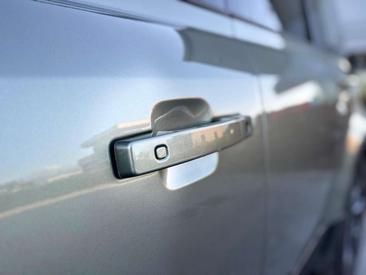 Land Rover Defender D200 — photo 22