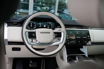 Land Rover Range Rover P550e — photo 10