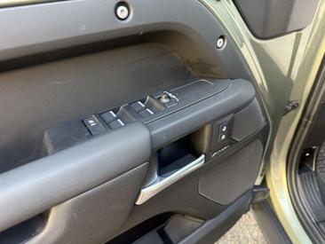 Land Rover Defender 110 D200 — photo 19