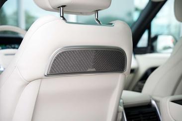 Land Rover Range Rover P550e — photo 25