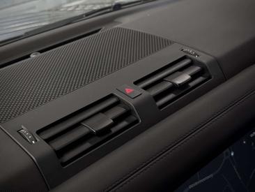 Land Rover Defender 110 P400e — photo 38
