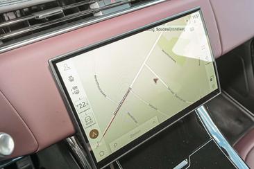 Land Rover Range Rover Sport P550e — photo 11