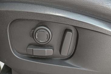 Land Rover Defender P400 — photo 20