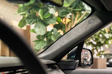 Land Rover Range Rover Sport P550e — photo 33