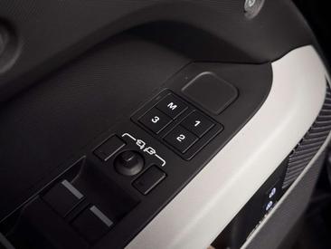 Land Rover Defender 110 P400e — photo 44