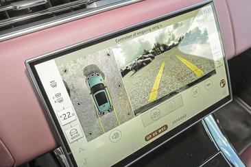 Land Rover Range Rover Sport P550e — photo 12