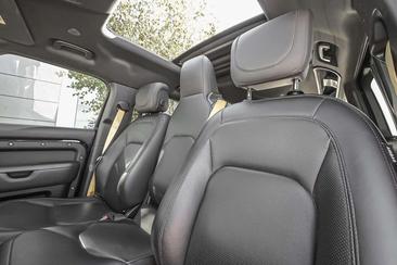 Land Rover Defender P400 — photo 21