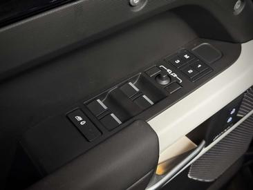 Land Rover Defender 110 P400e — photo 45