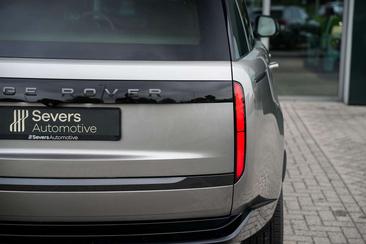 Land Rover Range Rover P550e — photo 37