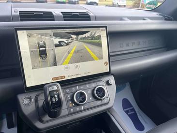 Land Rover Defender 110 D250 — photo 12